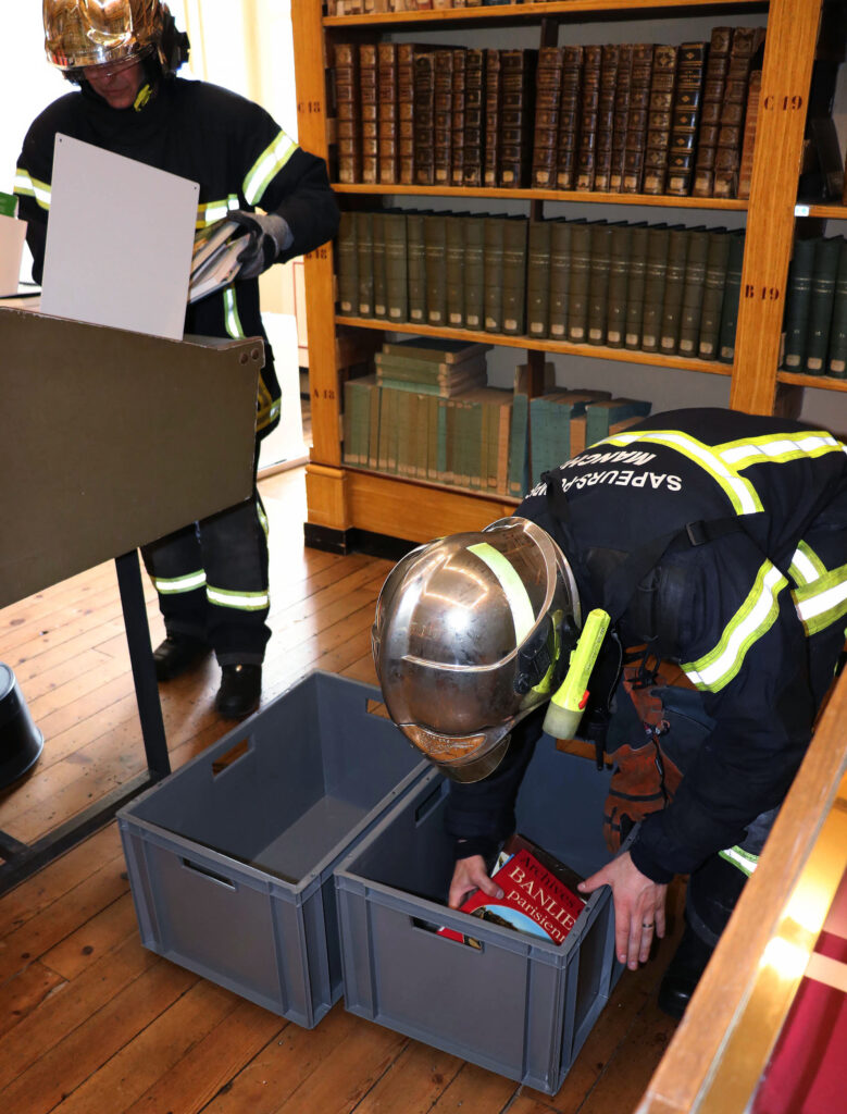 Exercice du Plan de Sauvegarde des Biens Culturels à la bibliothèque patrimoniale d'Avranches