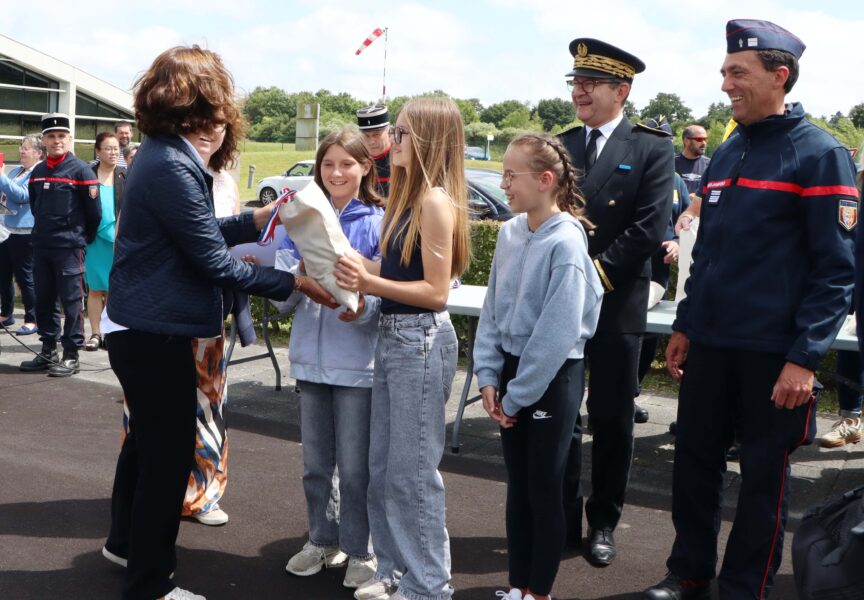 Cérémonie de remise des chasubles et des diplômes aux cadets de la sécurité