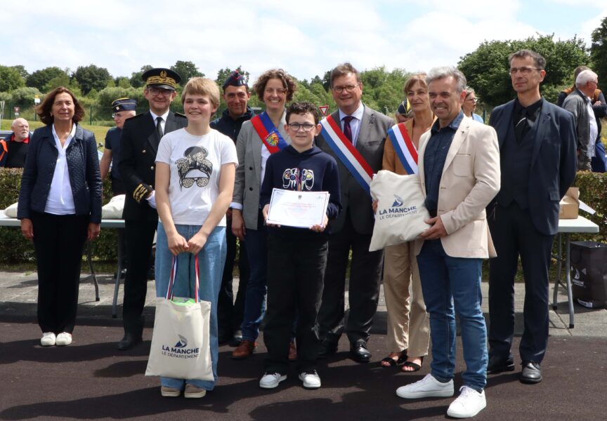 Cérémonie de remise des chasubles et des diplômes aux cadets de la sécurité