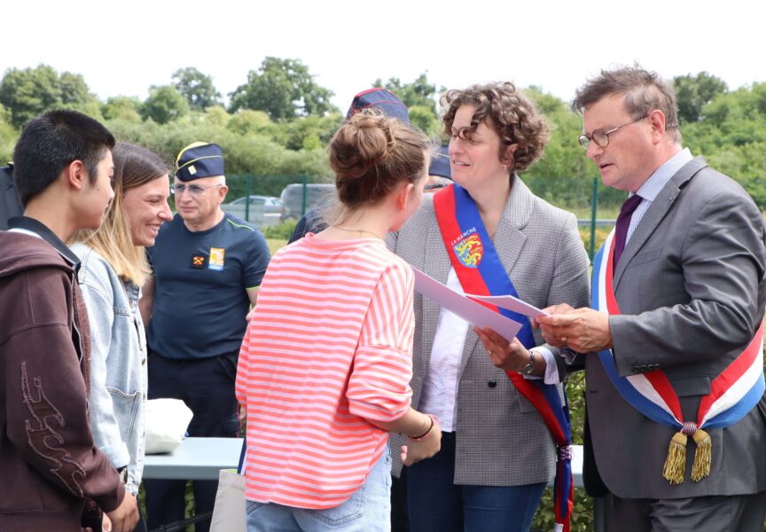 Cérémonie de remise des chasubles et des diplômes aux cadets de la sécurité