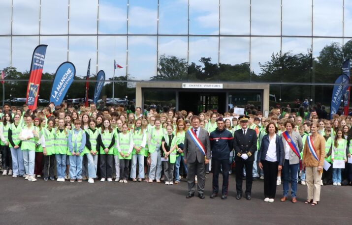Cérémonie de remise des chasubles et des diplômes aux cadets de la sécurité