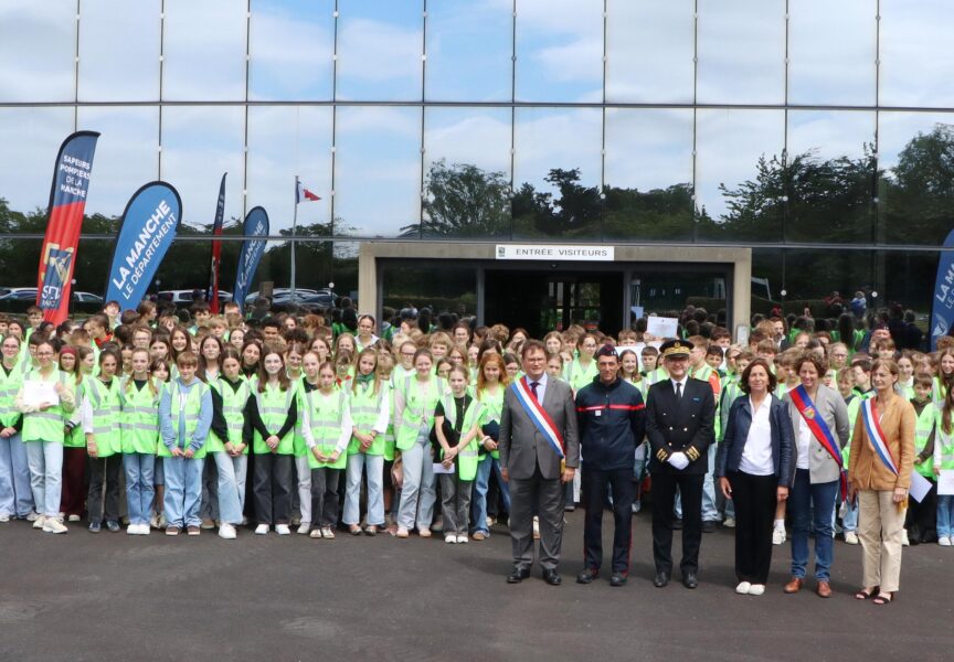 Cérémonie de remise des chasubles et des diplômes aux cadets de la sécurité