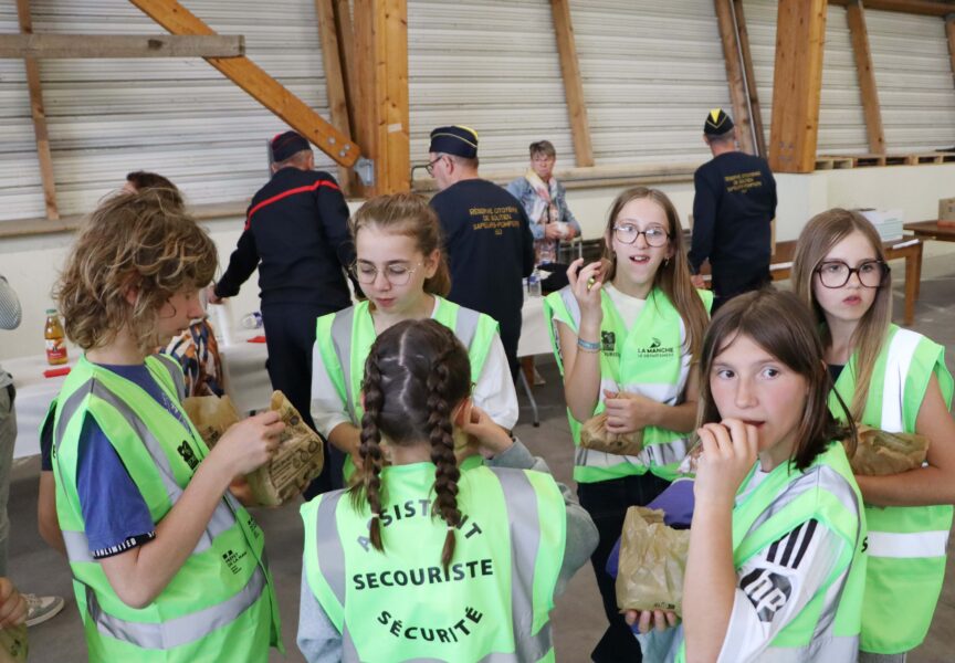Cérémonie de remise des chasubles et des diplômes aux cadets de la sécurité