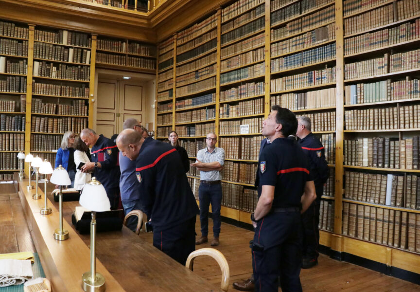 Visite de la bibliothèque patrimoniale lors le la signature de convention avec la Fabrique de Patrimoines